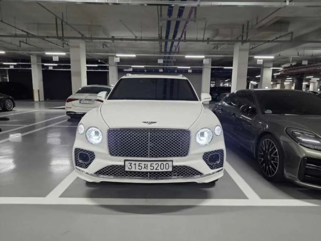 벤테이가 4.0 V8 매물 사진 13 - 2022년 1월 47,479km (중고차마켓)